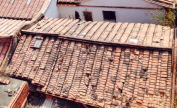 农村屋顶用树脂瓦，看完这你应该翻修老屋顶了