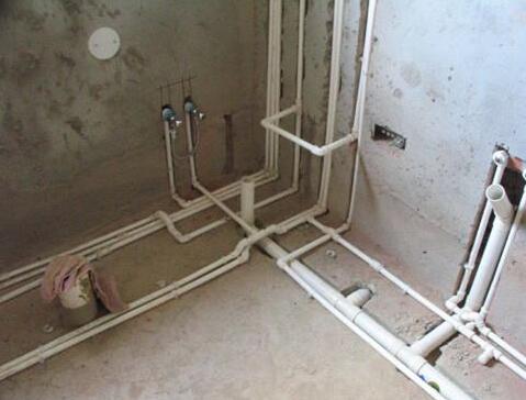 农村别墅安装水管是上天还是下地，你知道他们的优缺点吗？