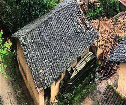 平江县农村“空心房”整治正在进行，今年已拆除3000余栋！