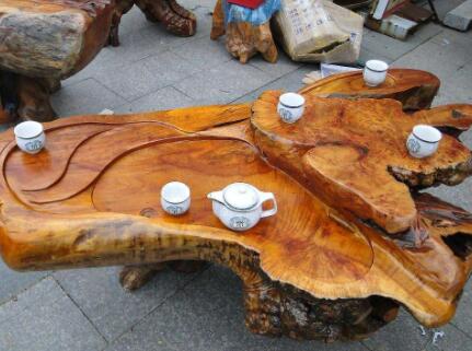自建房茶厅使用樟木根雕茶几好不好,如何保养使用寿命长?