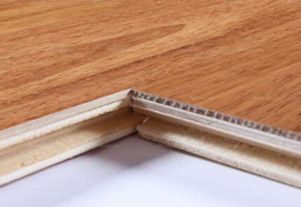 农村房屋铺木地板是复合地板还是强化地板好?复合地板如何选购
