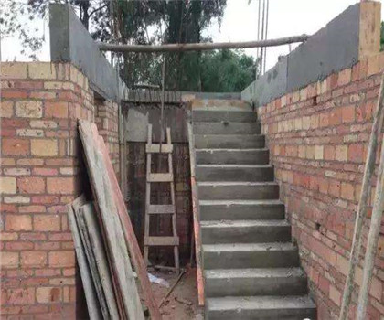 农村的室外楼梯踏步铺什么材质好？了解完它们特性再选择吧