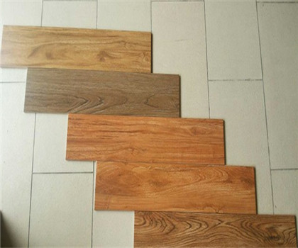 农村房子的仿木地板瓷砖多少尺寸好，送你几招瓷砖尺寸选择窍门！