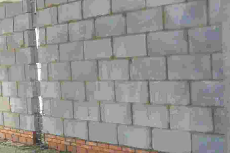 农村自建房中的砖墙构造柱需要注意什么？应该如何设置？