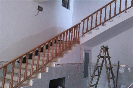 在风水学上，楼梯可不是简单的楼梯哦，它代表着家里的风水