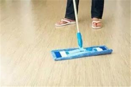 农村房子地板不容易拖干净，教你几个绝妙的小方法