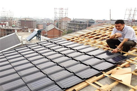农村自建房屋顶安装彩石金属瓦的步骤是怎样，有何技巧？