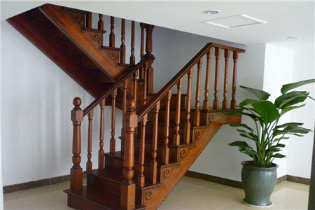 实木楼梯扶手和立柱的安装方法及注意事项