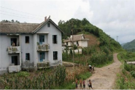 在农村建房子留后窗合法吗？