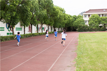 孩子上小学要放弃农村户口吗